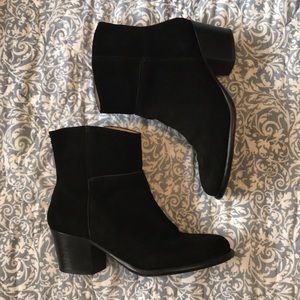 Del Toro Black Suede Booties